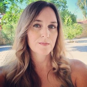 Meet your Posher, Crystal